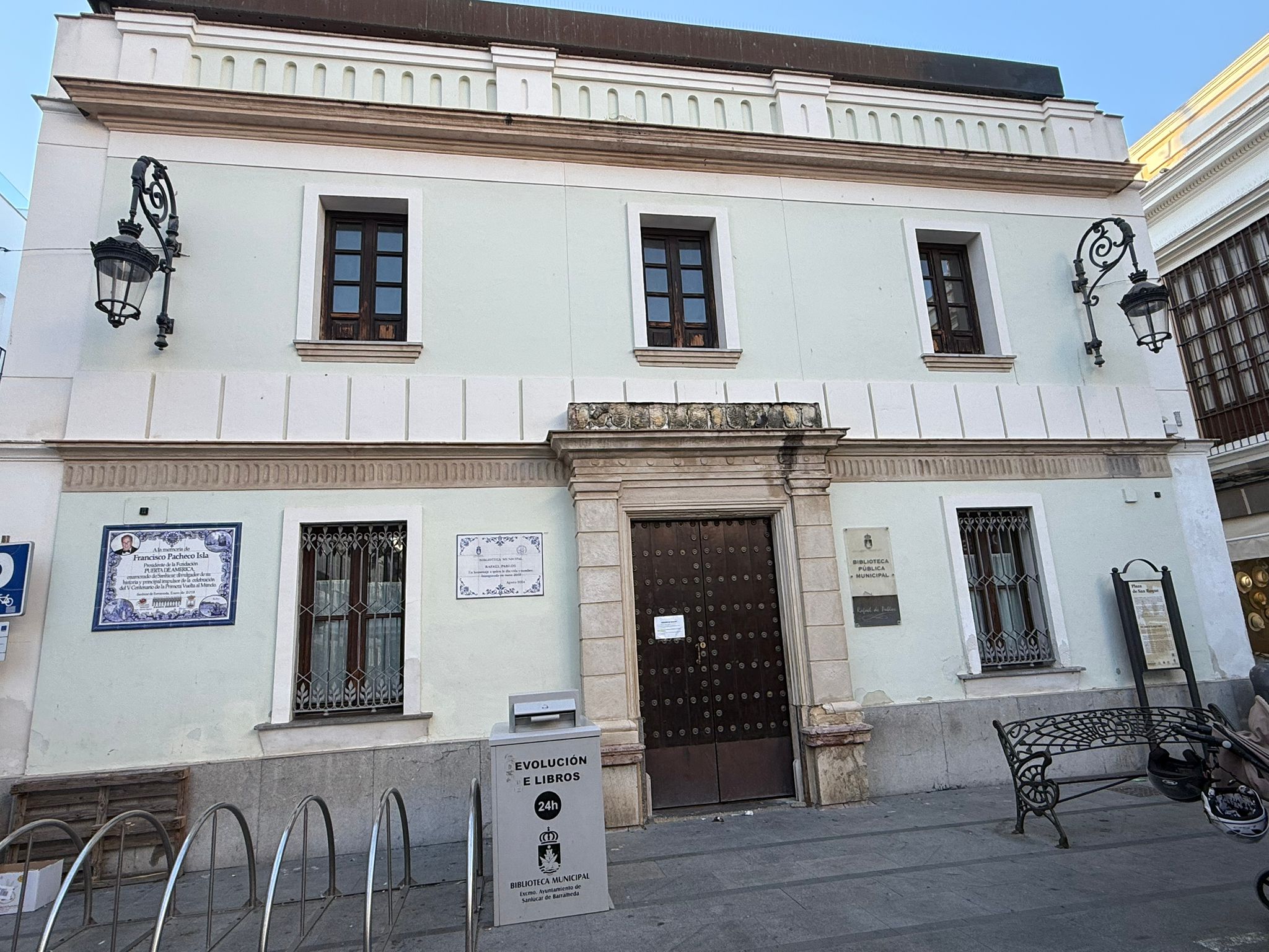 Biblioteca Municipal Rafael Pablos