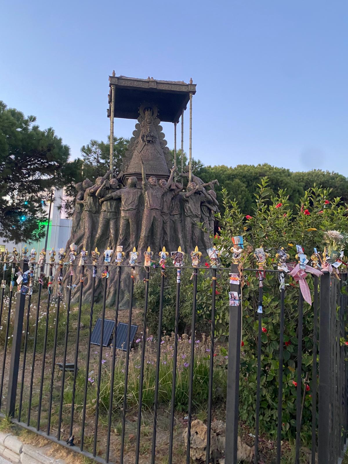 Monumento a la Virgen del Rocío